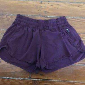 Maroon tracker short 4”